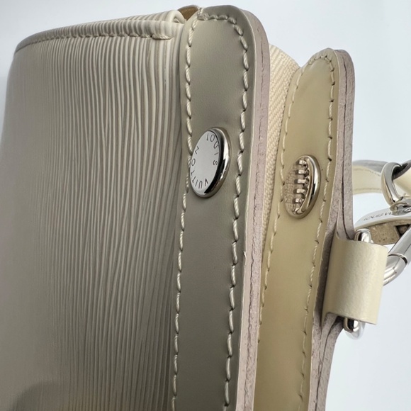 LOUIS VUITTON  Epi Brea MM Ivory - Picture 13 of 16
